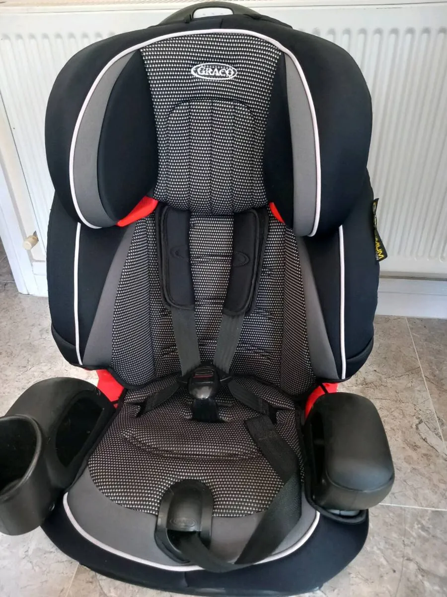 Graco Kids car seat. Not isofix. - Image 1