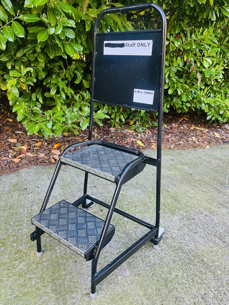 BRAND NEW SHOP WORKERS LADDER STEPS - Image 1