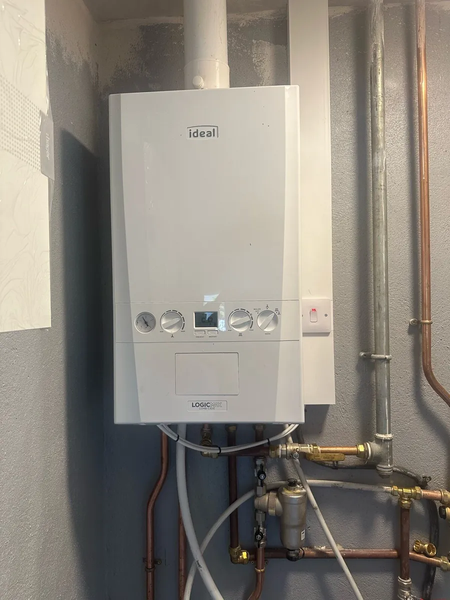 Gas combi boiler - Image 1