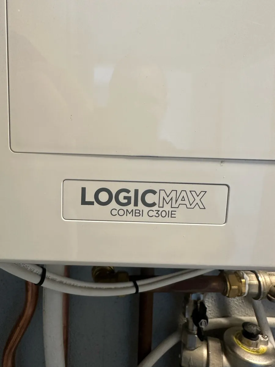 Gas combi boiler - Image 3