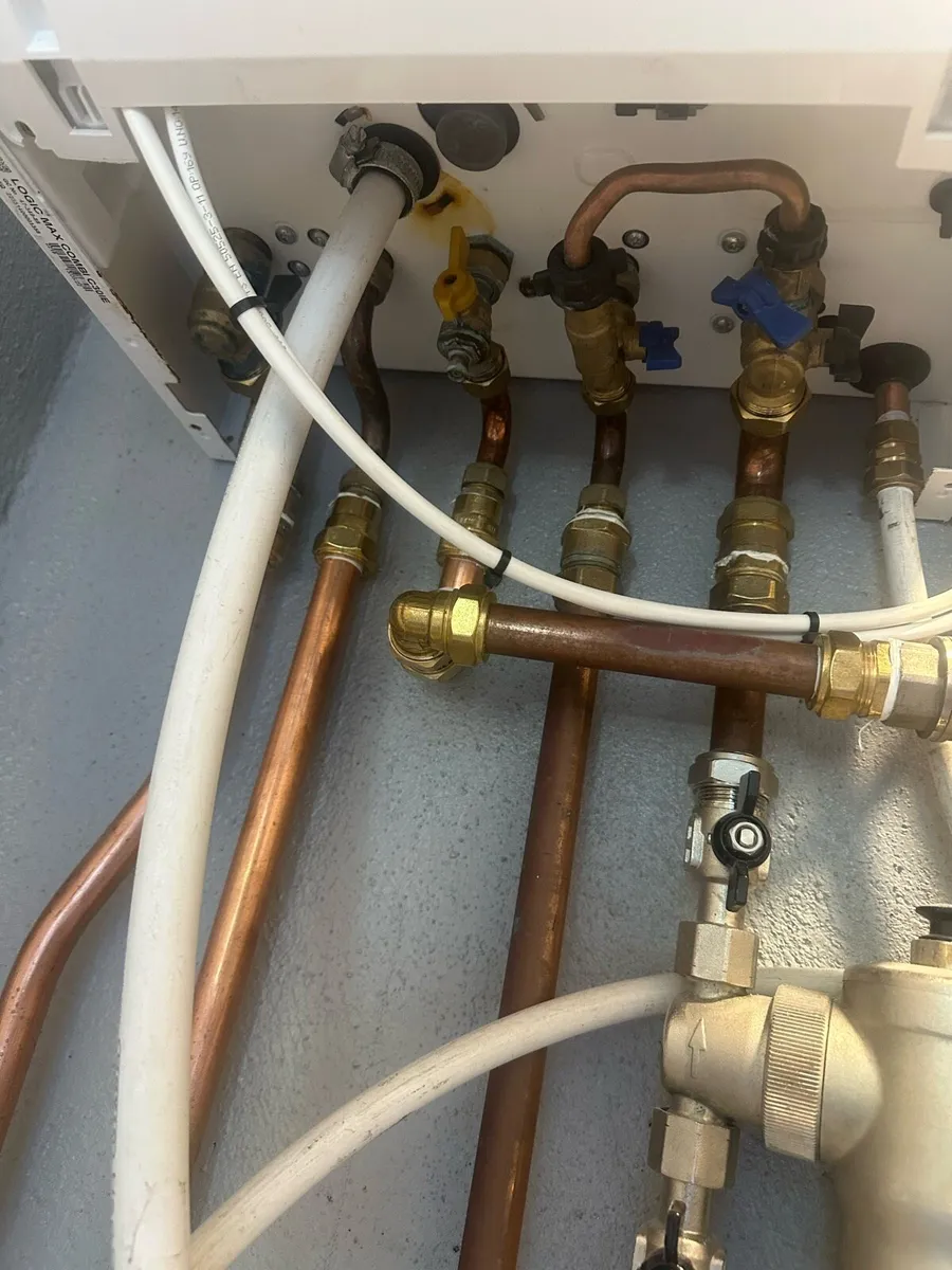 Gas combi boiler - Image 4