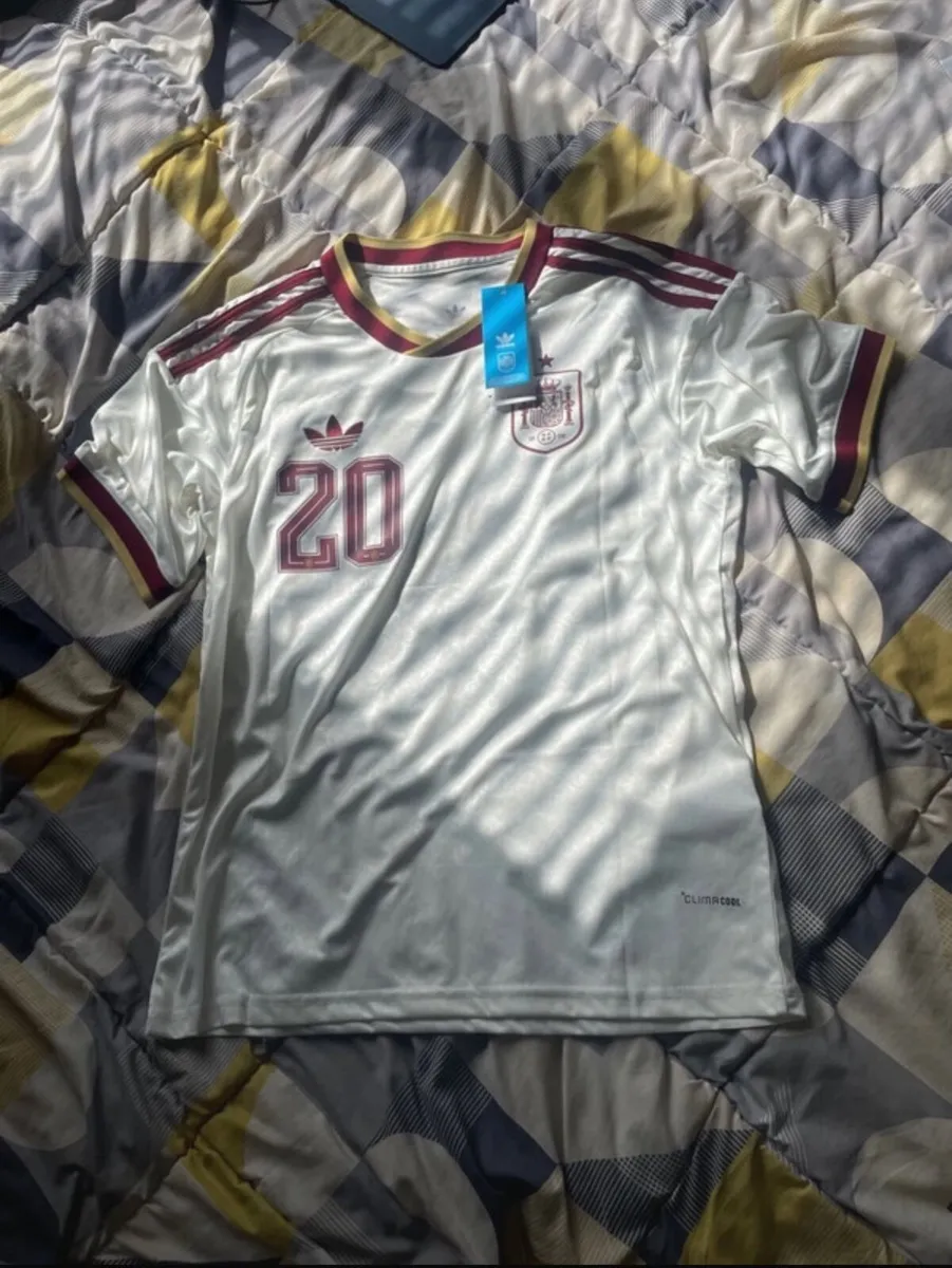 Spain national team football shirt with Pedri #20 - Image 2