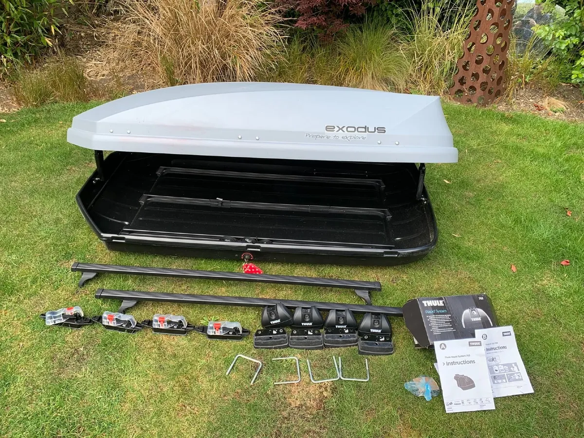 Roof Box, Bars and kit. - Image 1