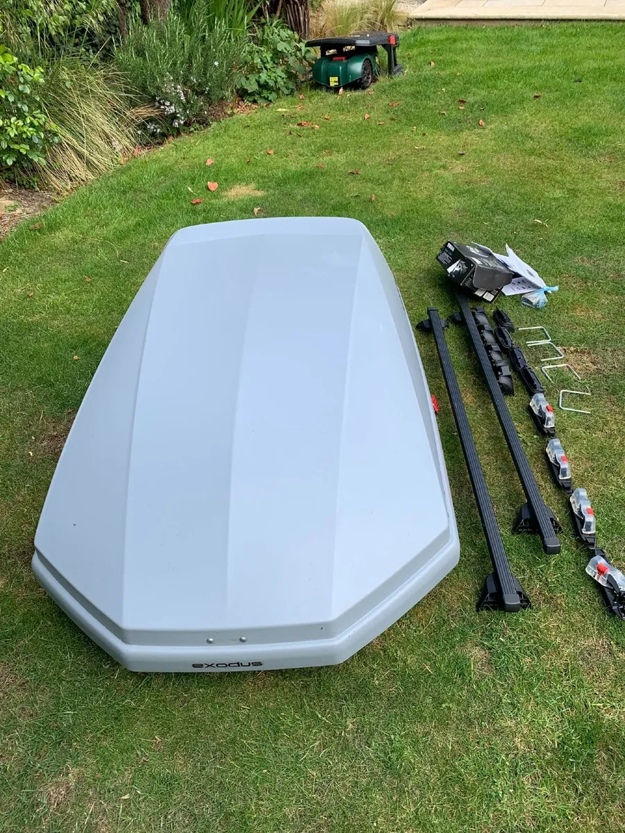 Roof Box, Bars and kit. - Image 3