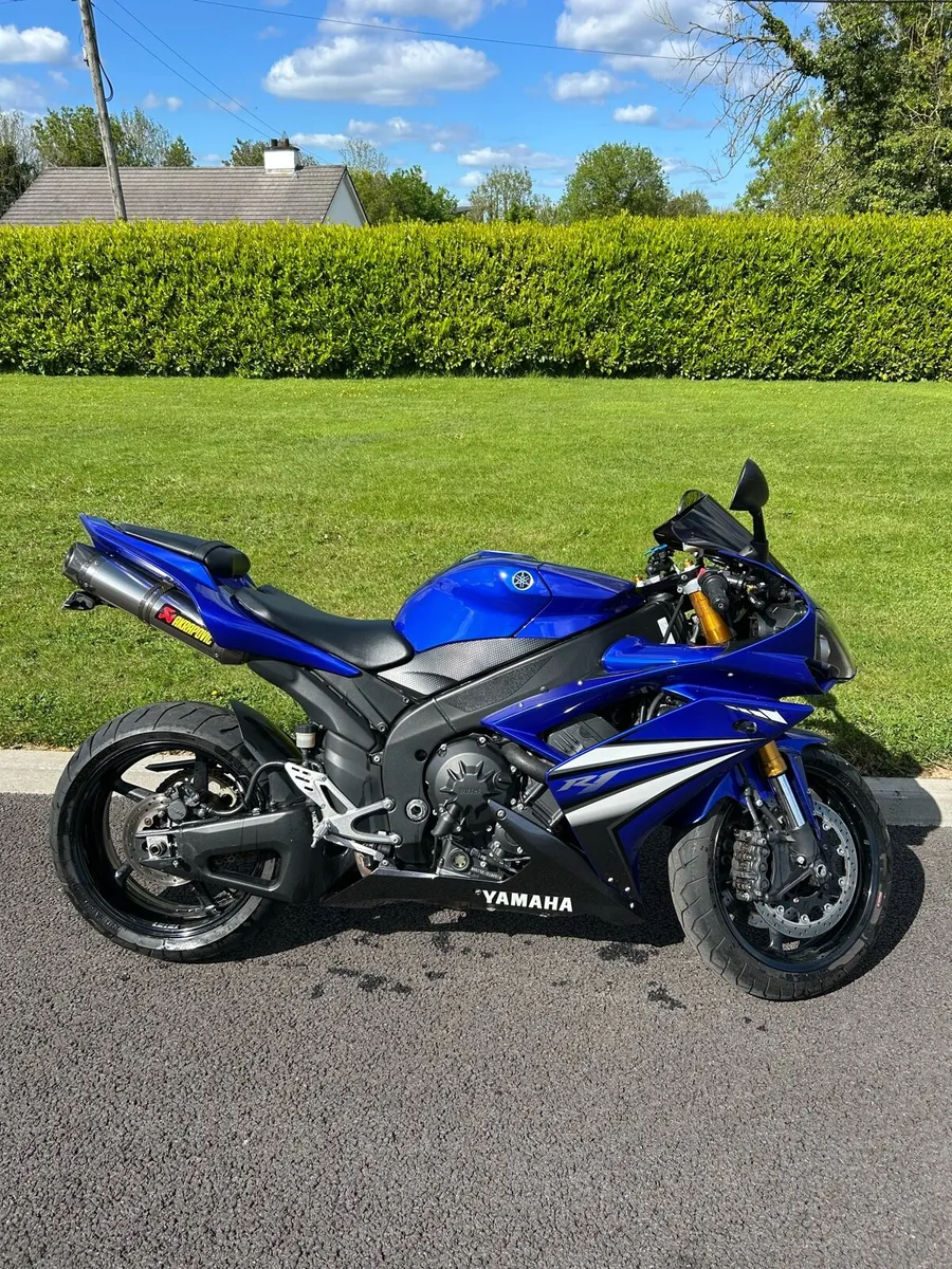 Yamaha R1 - Image 1