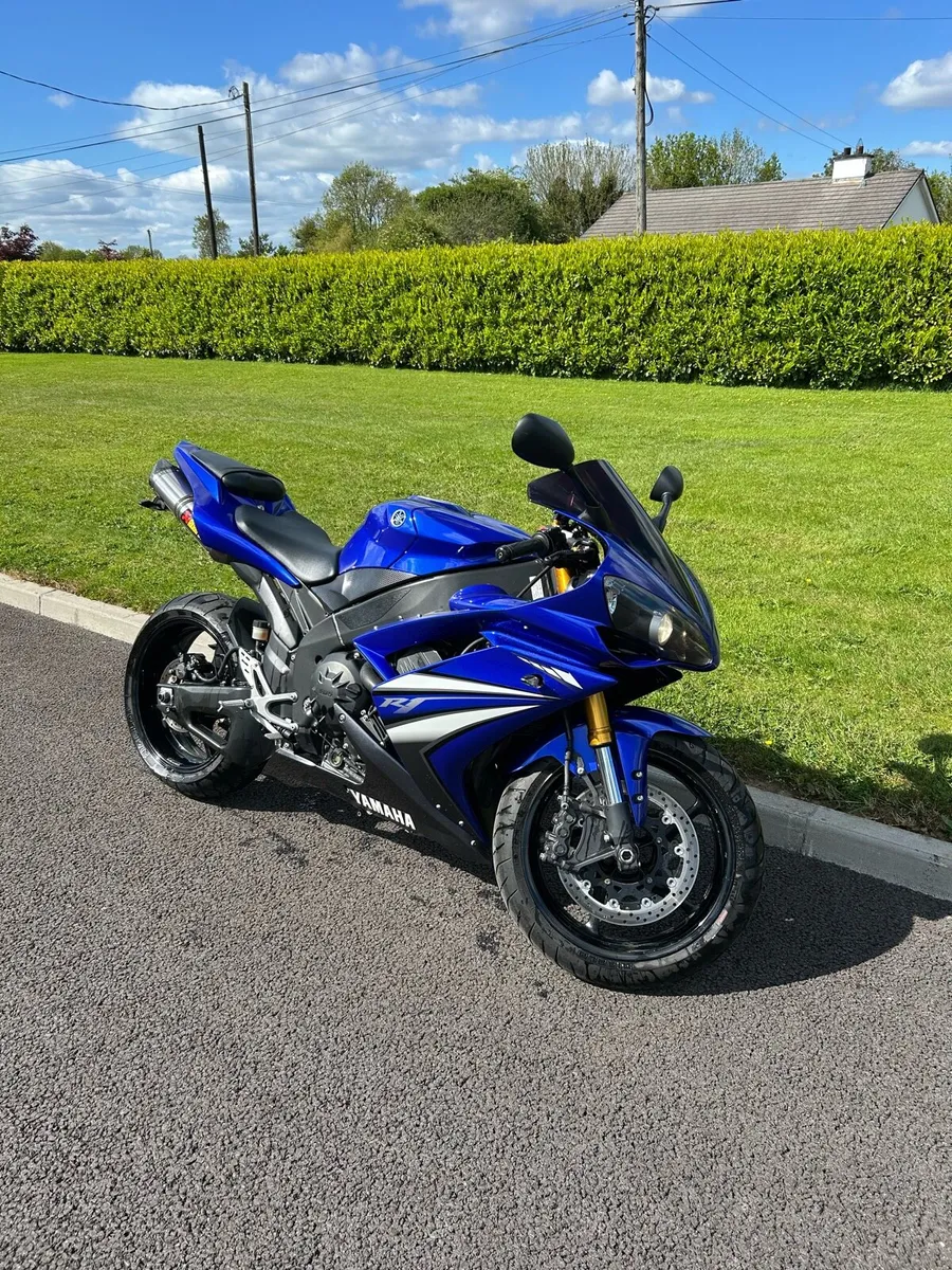 Yamaha R1 - Image 2