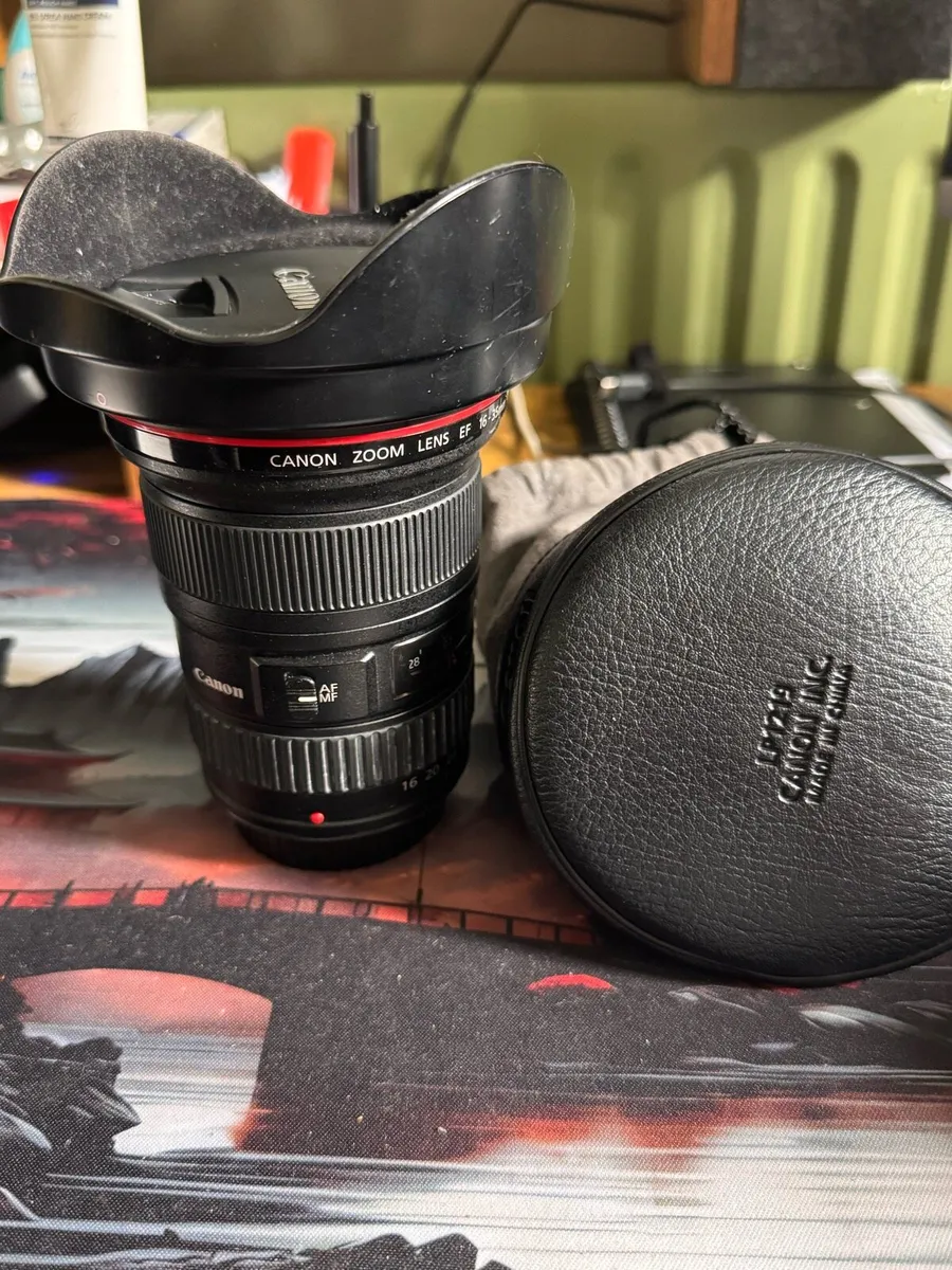 Canon EF 16-35mm f/2.8L II USM lens - Image 1
