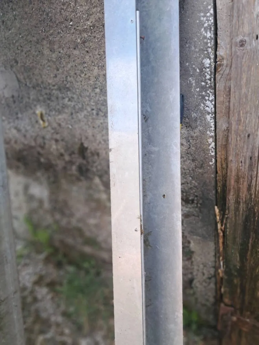 35 foot aluminium guttering - Image 1