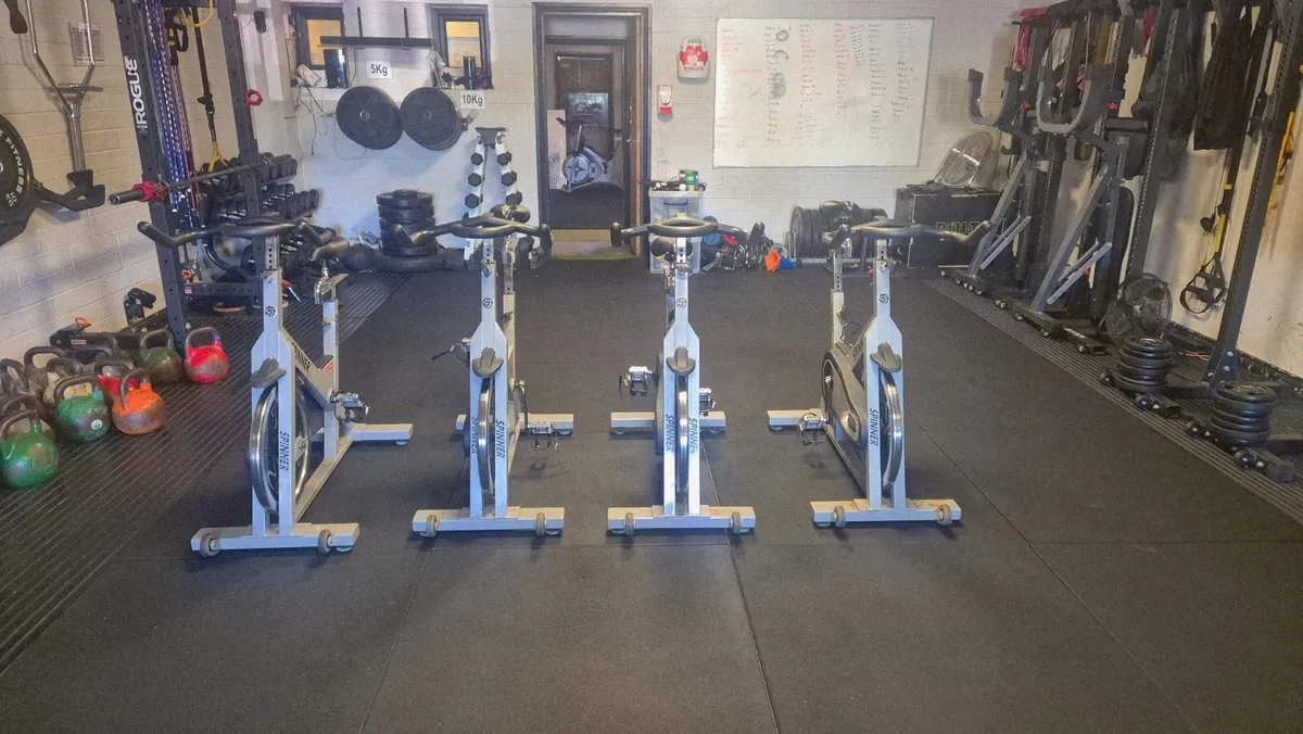 Spin bikes - Image 1