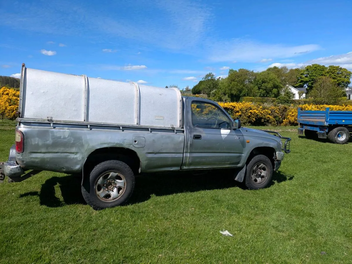 Toyota hilux - Image 2