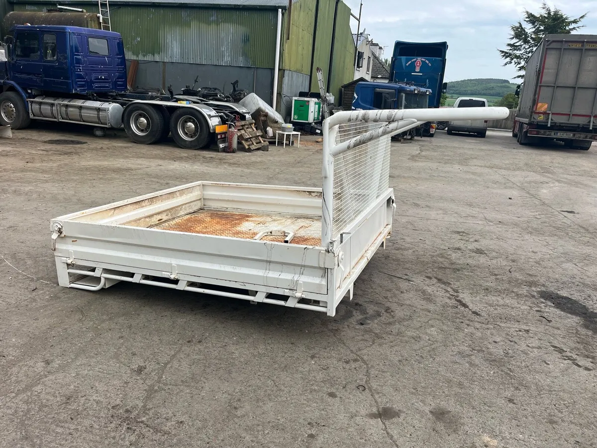 Tray for dual cab pick up - Image 1
