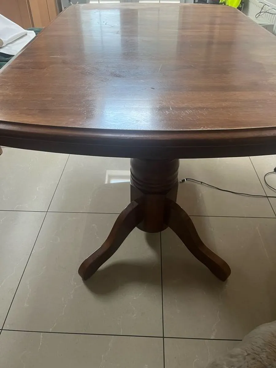 extended dining table and 6 chairs - Image 1