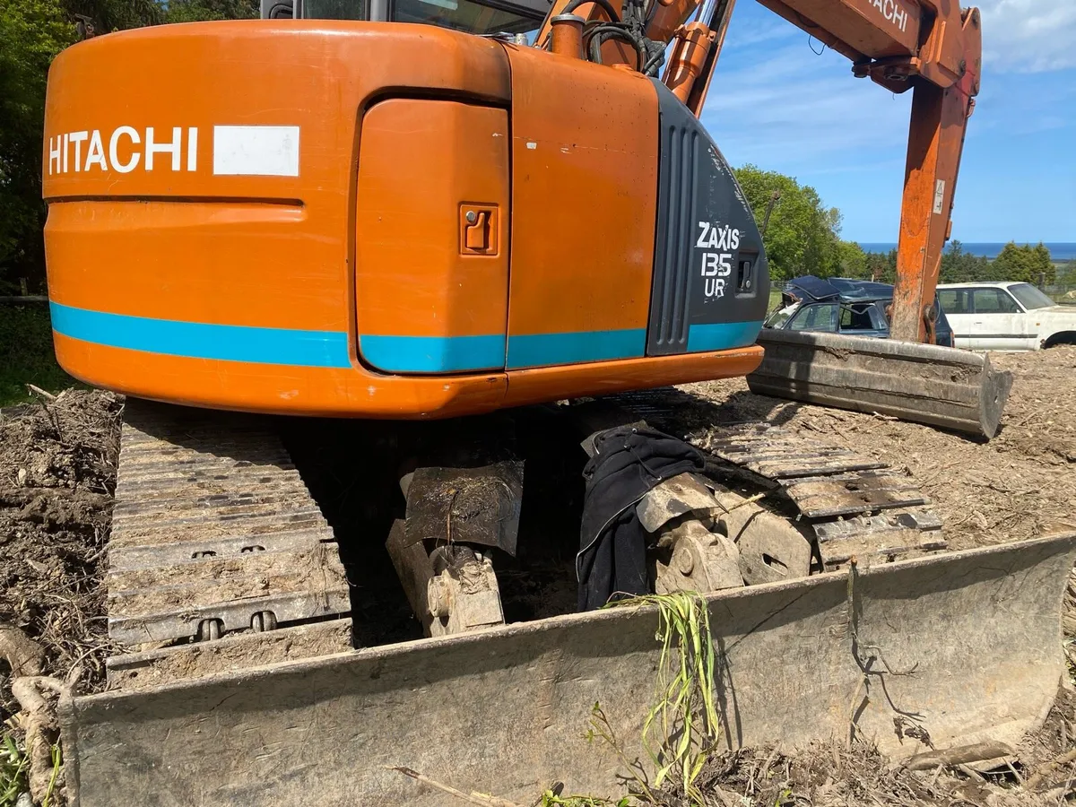 Hitachi zx135 pump gone - Image 3