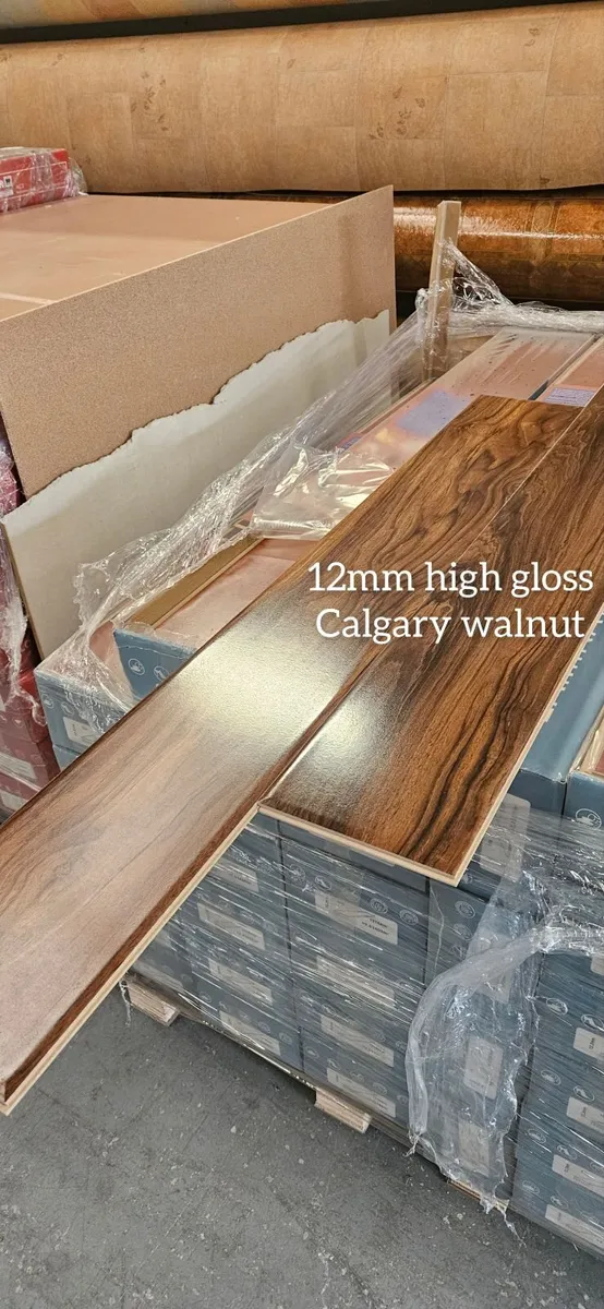 High gloss 12mm walnut  laminated flooring - Image 2
