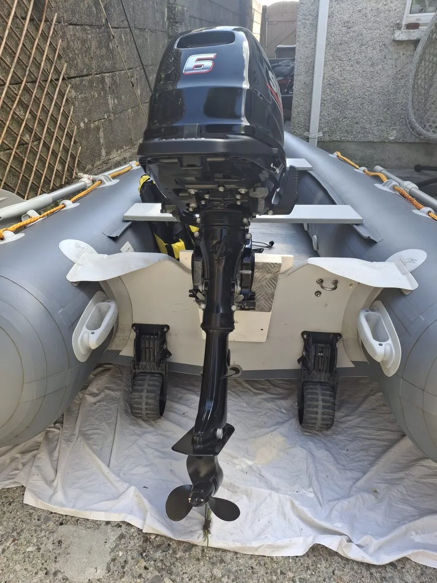 Inflatable boat with engine - Image 3