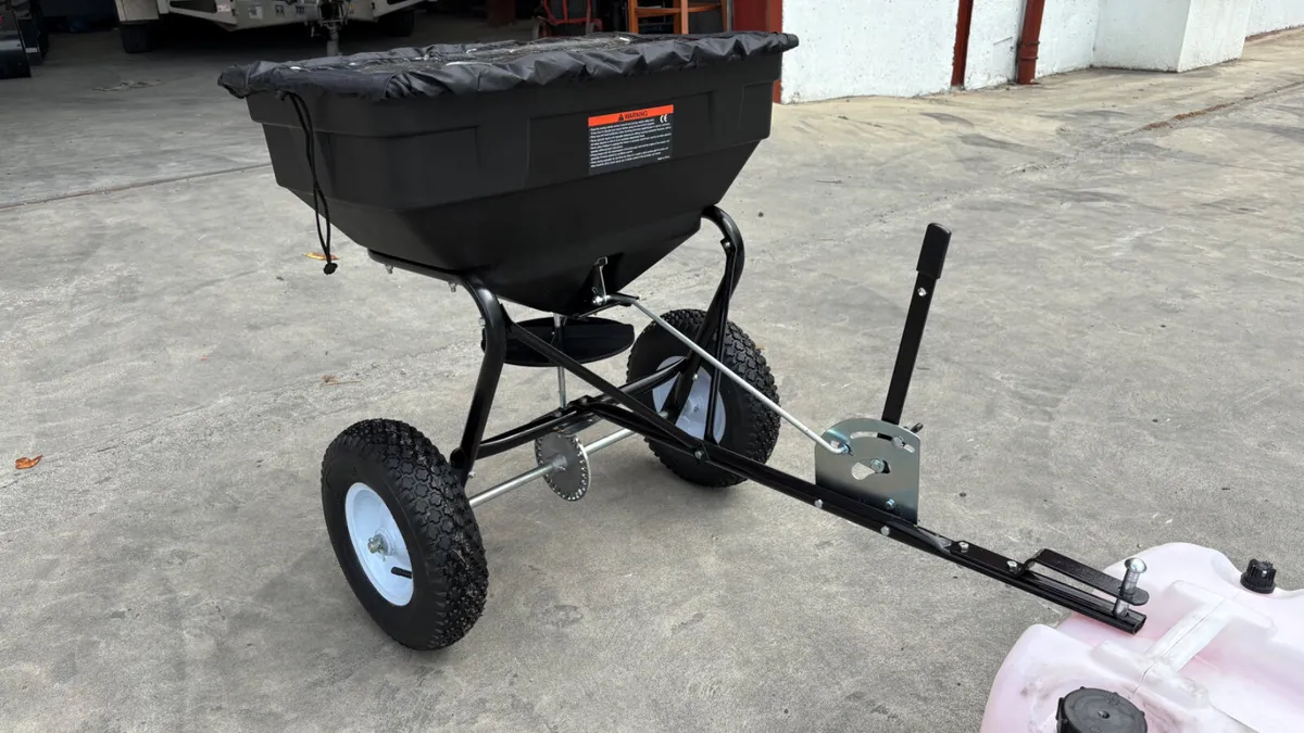 New Garden Spreader For Sale - Image 2
