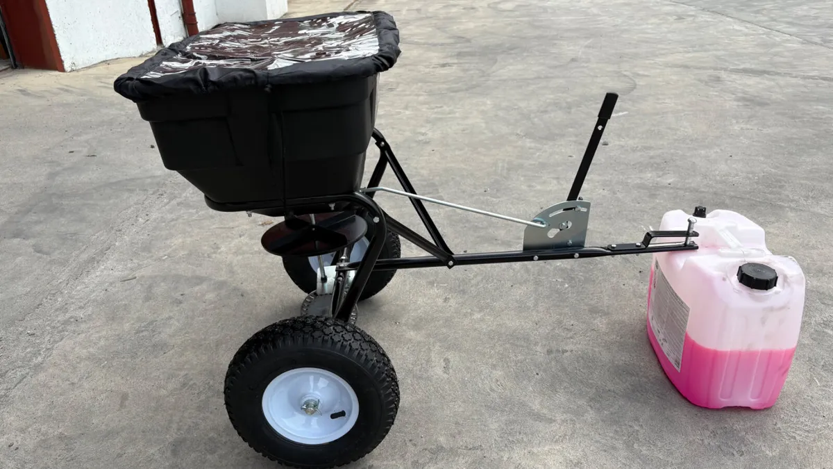New Garden Spreader For Sale - Image 3