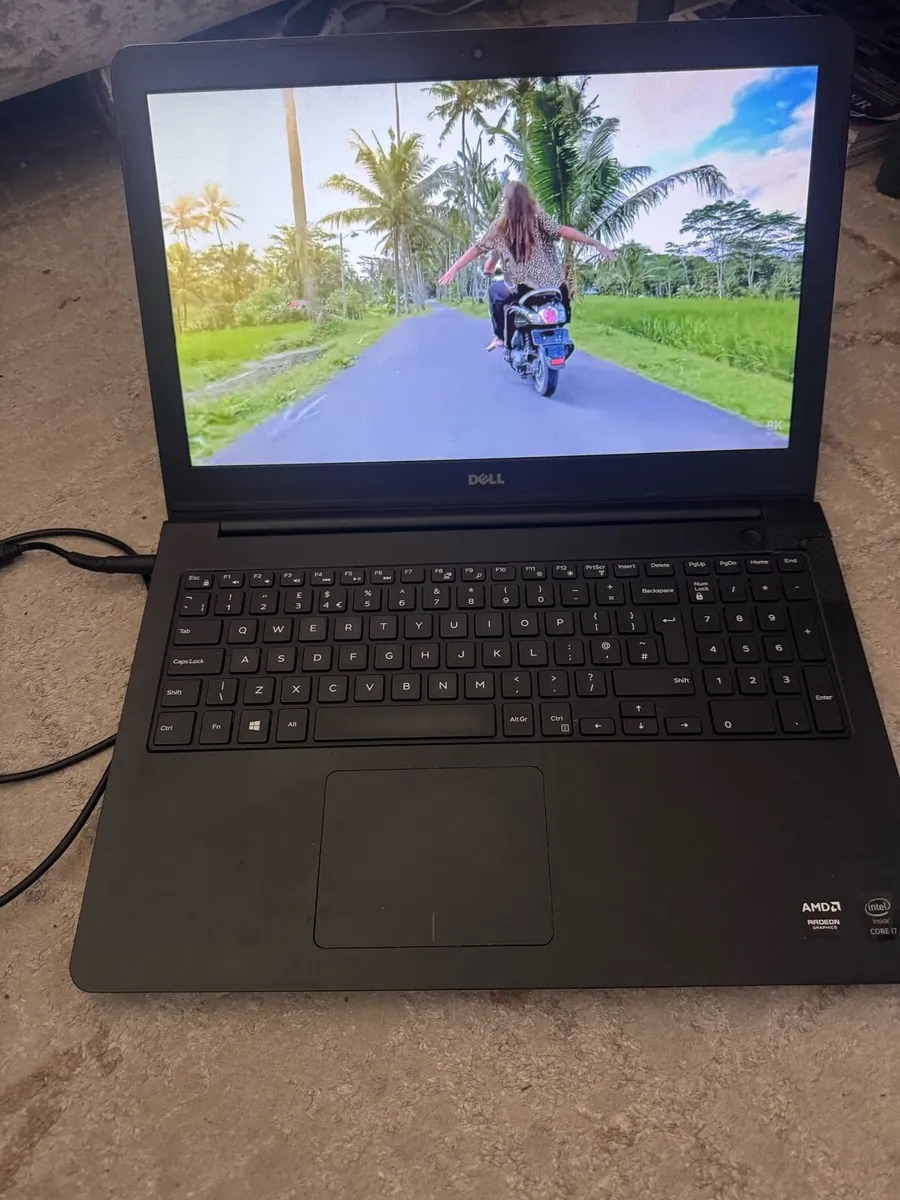 Dell i7 laptop for 100 - Image 1