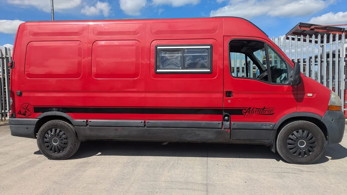 Renault Master camper - Image 3