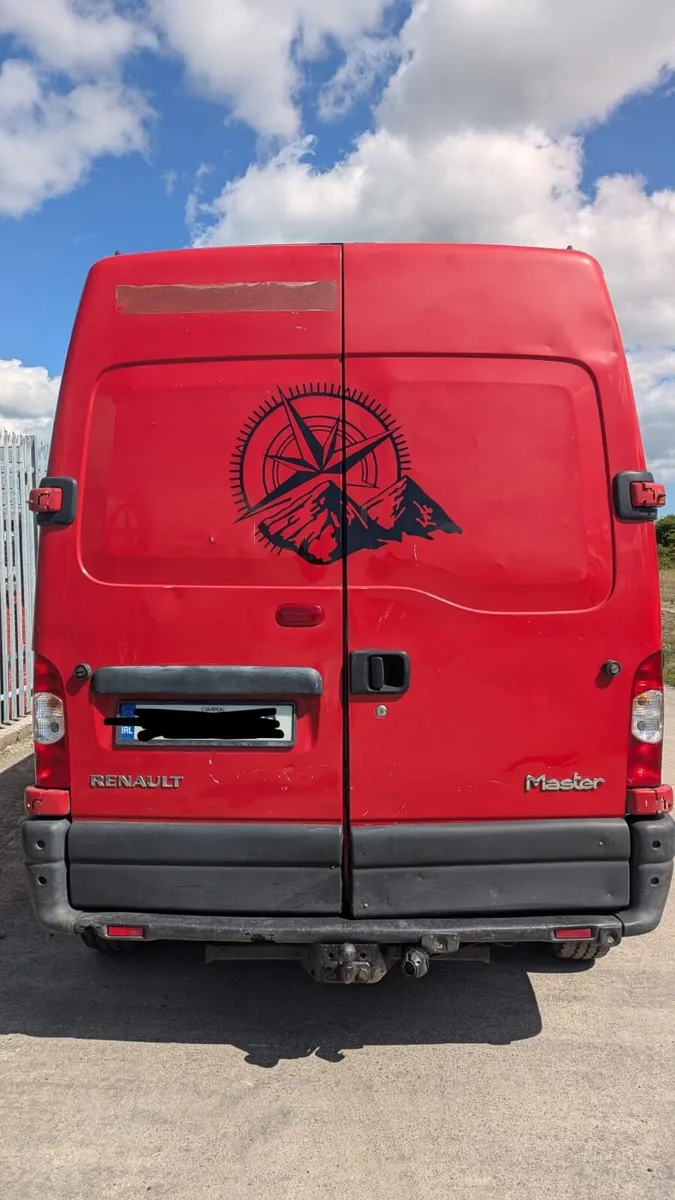 Renault Master camper - Image 4