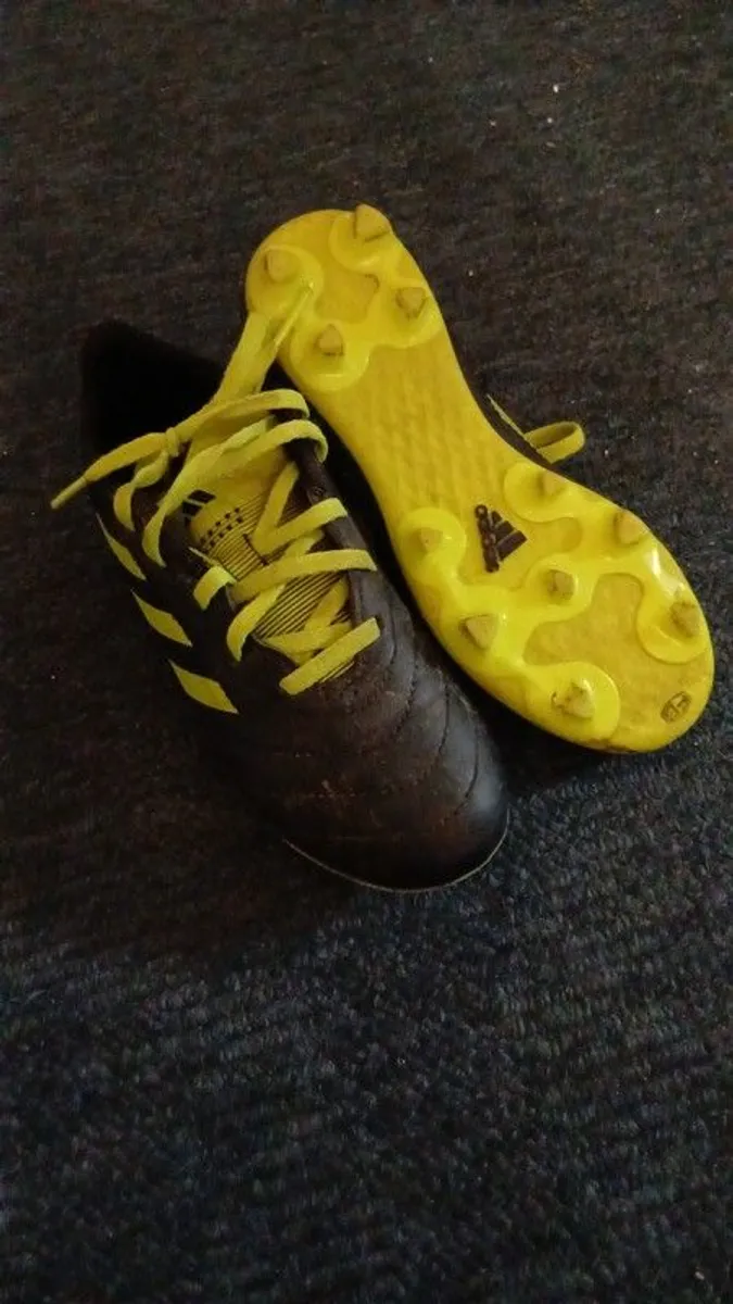 Foootball boots - Image 1