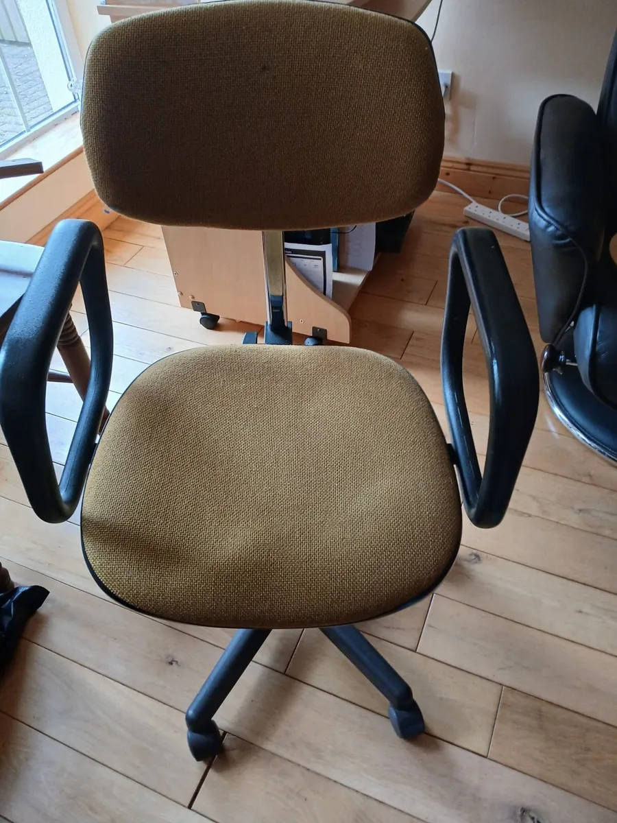 Office chair - Image 3