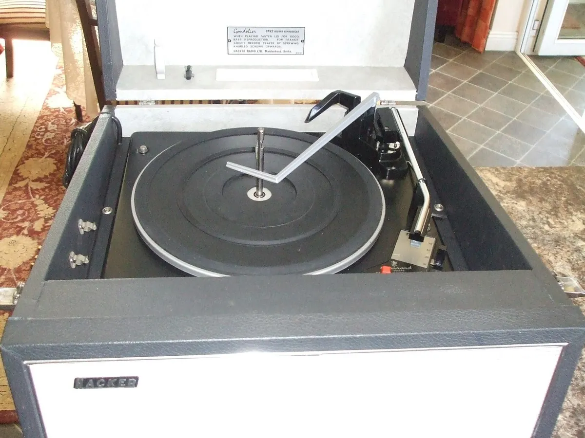 Hacker vintage Record Player GP42 Refurbished - Image 2