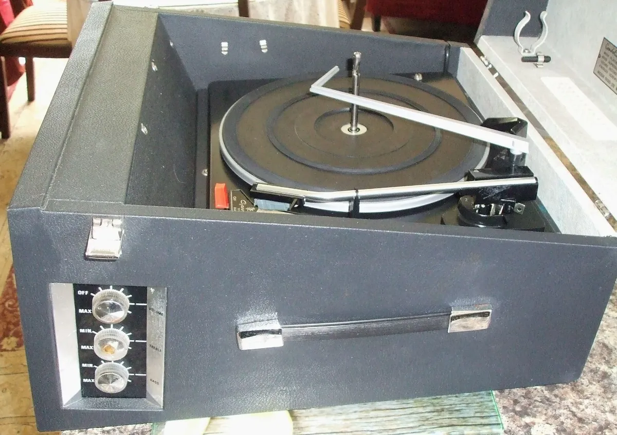Hacker vintage Record Player GP42 Refurbished - Image 4