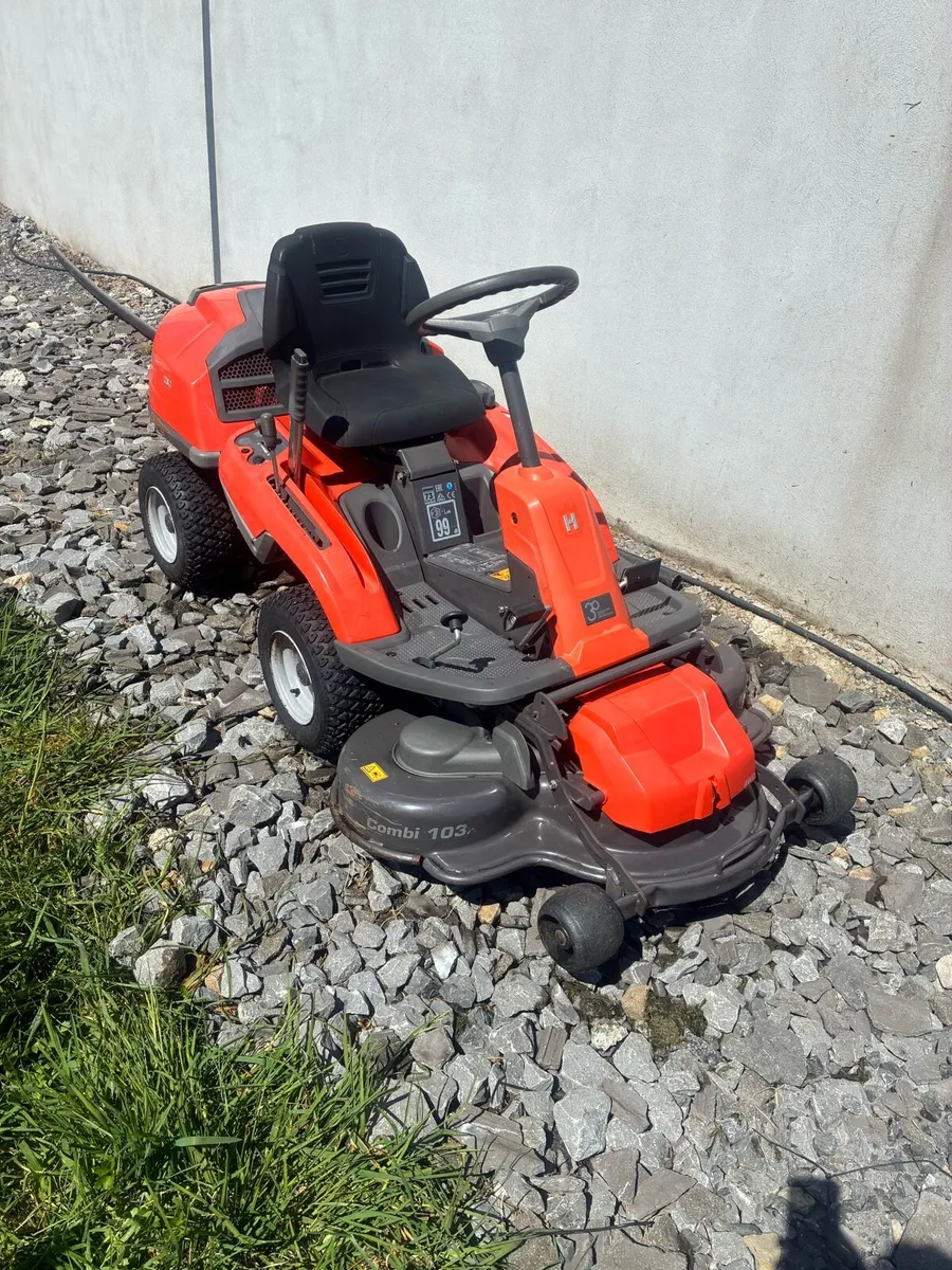 Husqvarna 214T 4x4  ride on lawnmower - Image 2