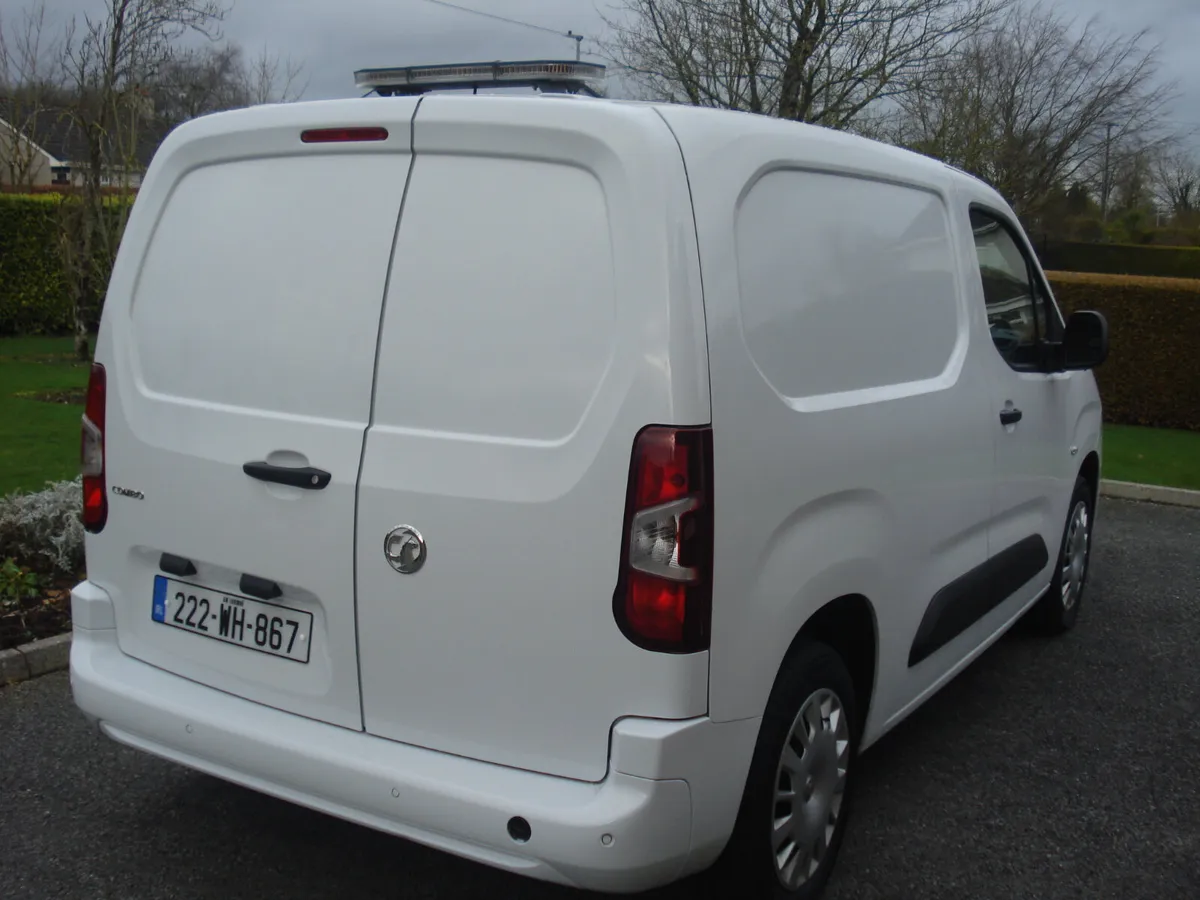 Vauxhall Combo 2022 - Image 2