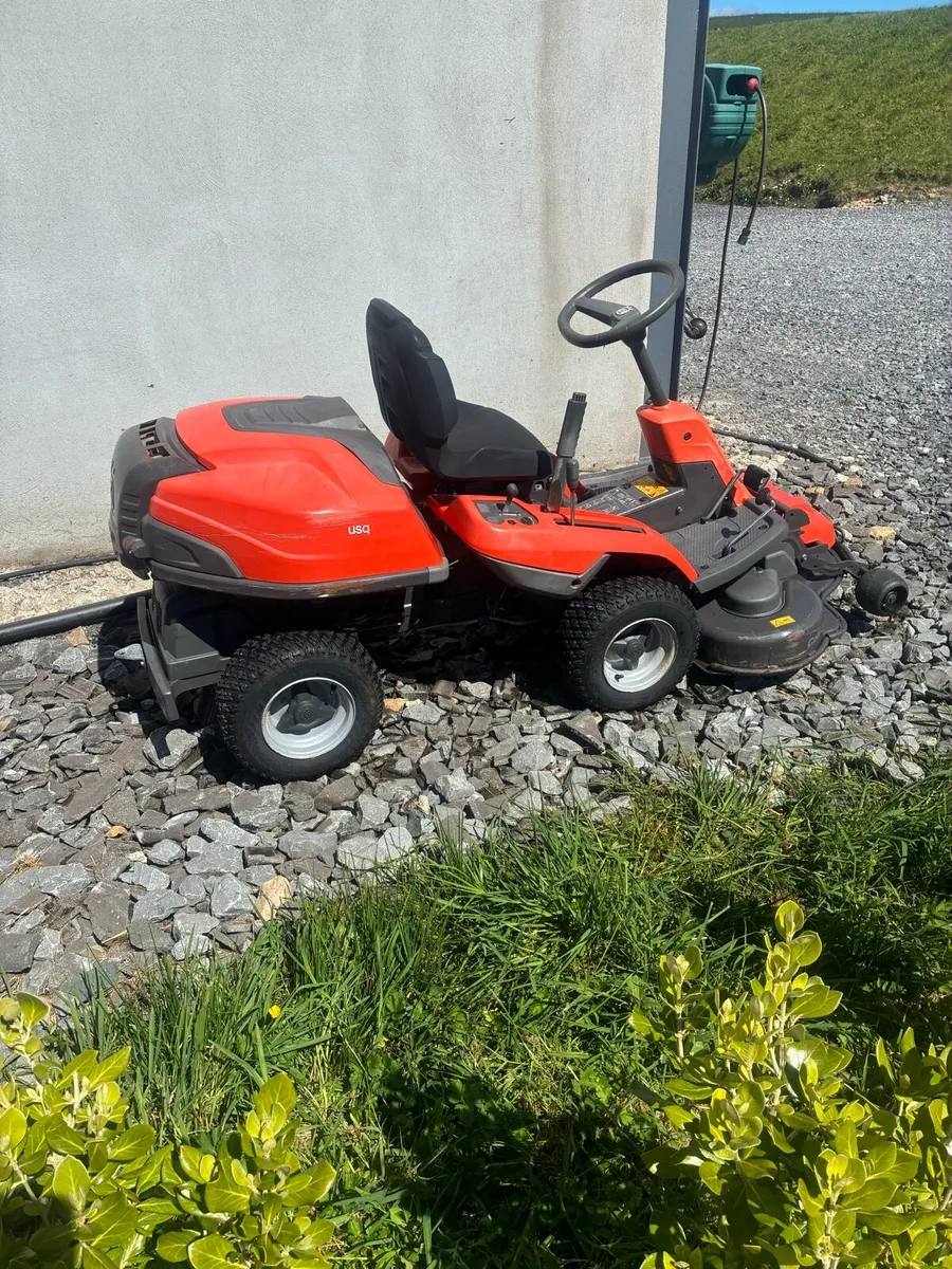 Husqvarna 214T 4x4  ride on lawnmower - Image 3