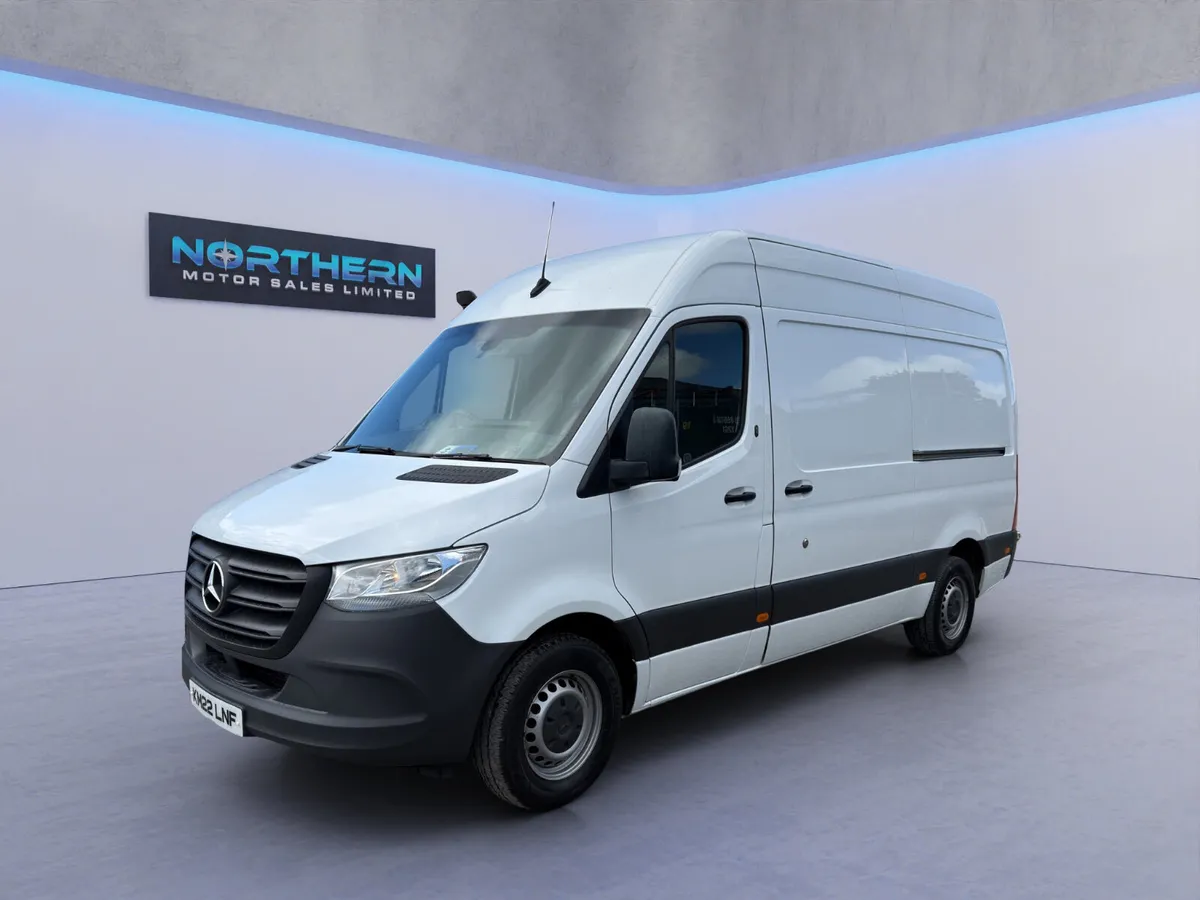 2022 Mercedes-Benz Sprinter 315 RWD - Image 3