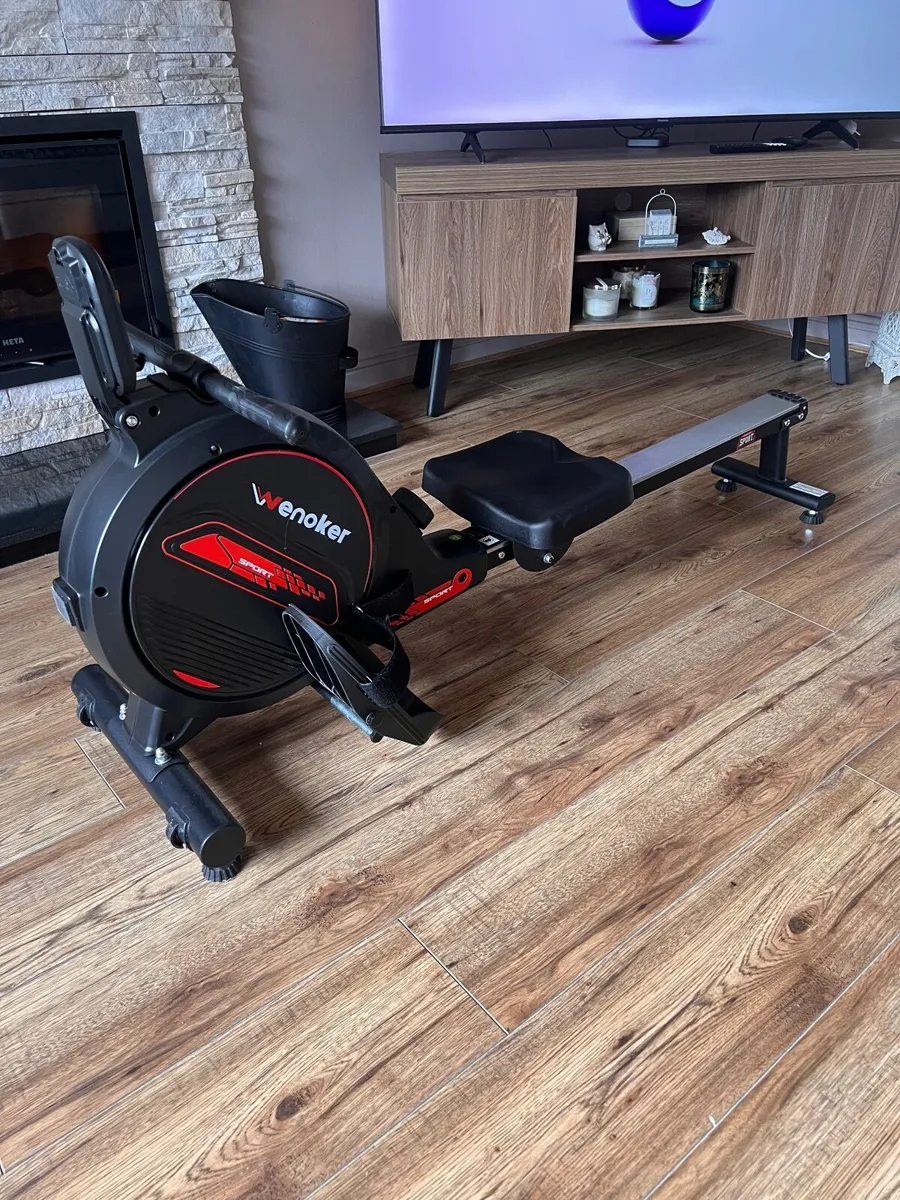 Rowing machine - Image 1