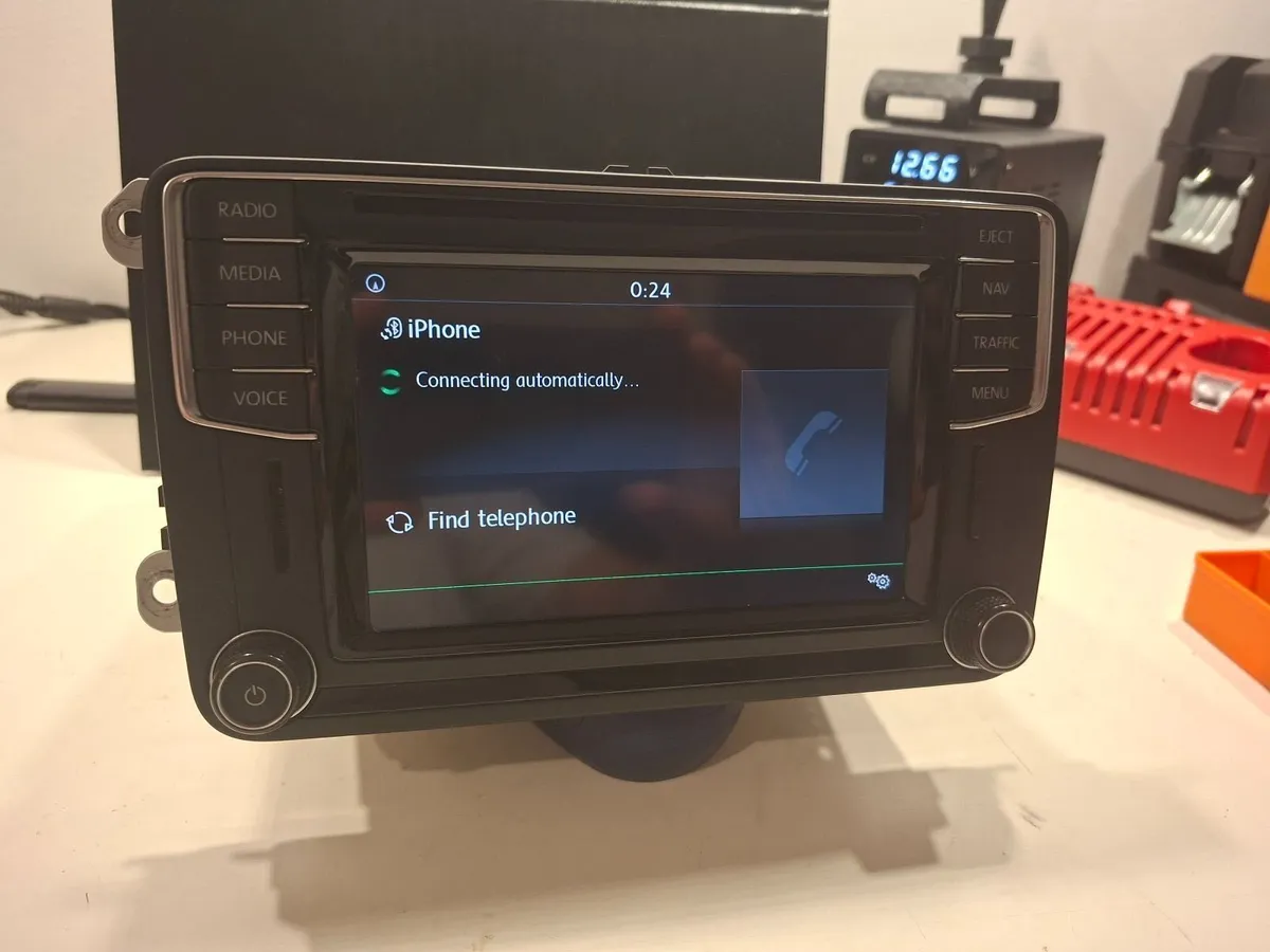 Vw radio tiguan, jetta, caddy, t6 5C0 035 680 D - Image 1