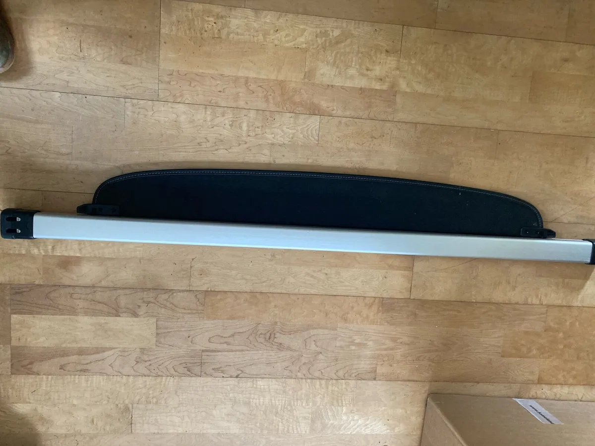 Car boot cover for Lexus 200h