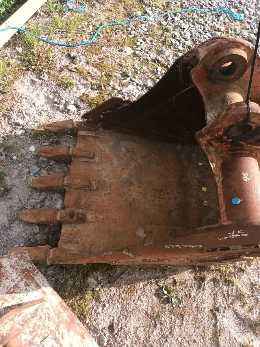 Digger buckets x 2 - Image 1