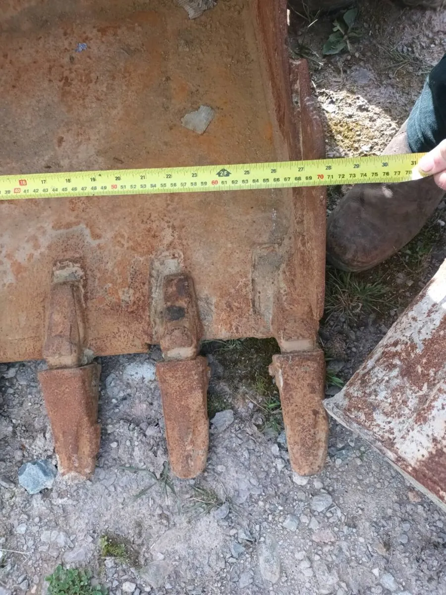 Digger buckets x 2 - Image 2