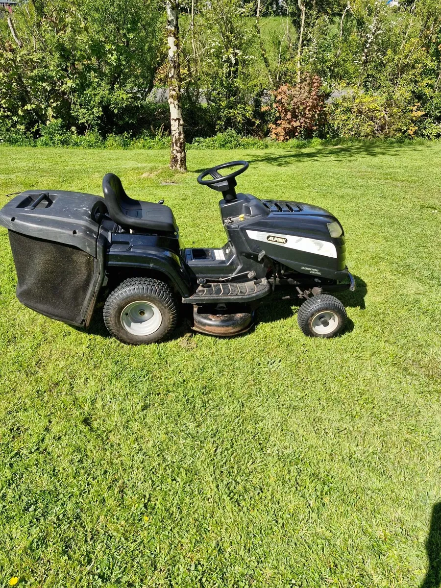 Lawnmower  ride on - Image 2