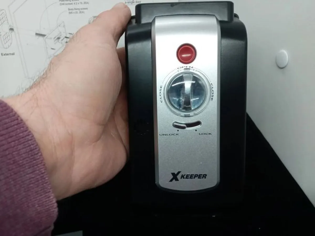 Postage - Commax Cdl-500r Digital Door Lock - Image 3