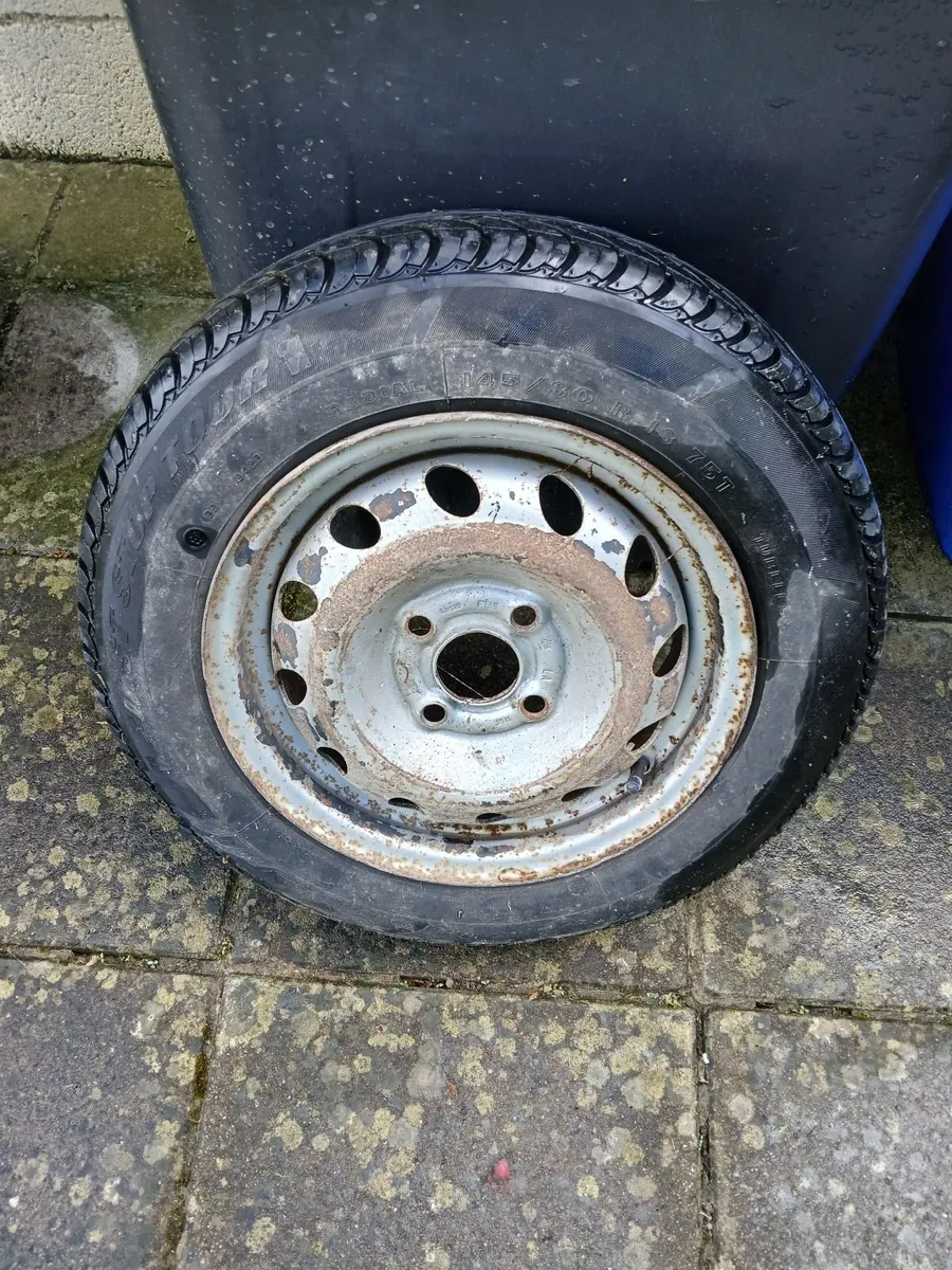 Car tyre - Image 1