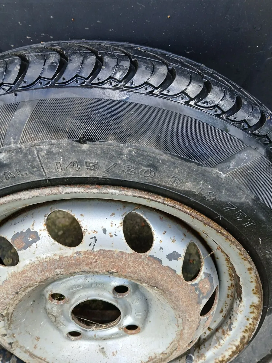 Car tyre - Image 3