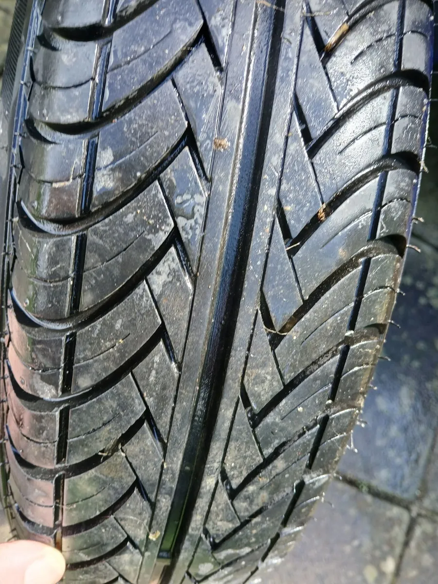 Car tyre - Image 2