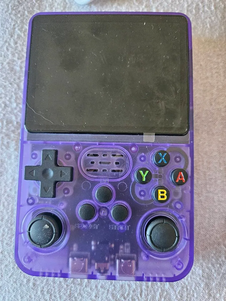 Game console hand held - Image 1
