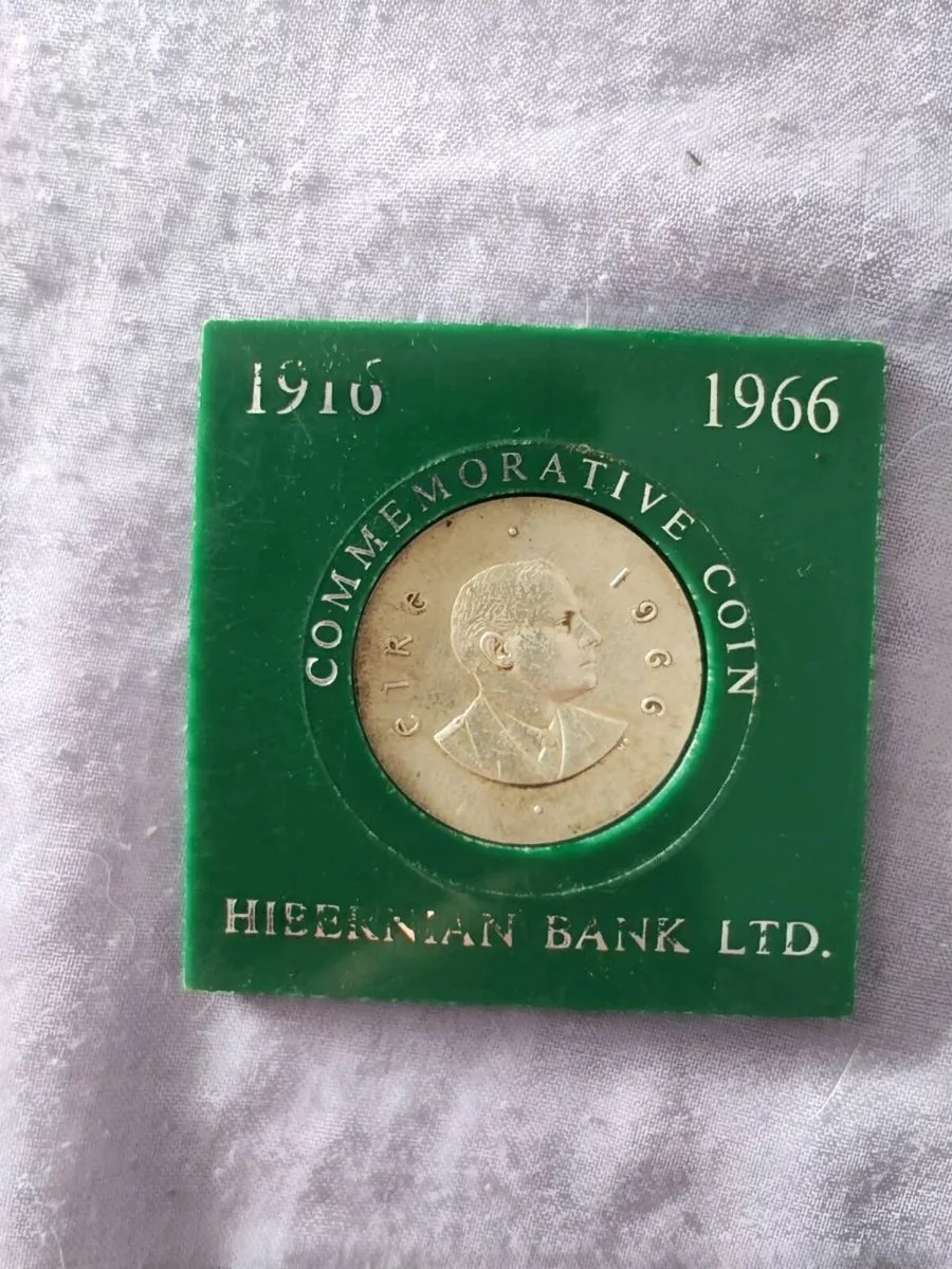 1966 Irish 10 Shilling piece.(Circulated ) - Image 1
