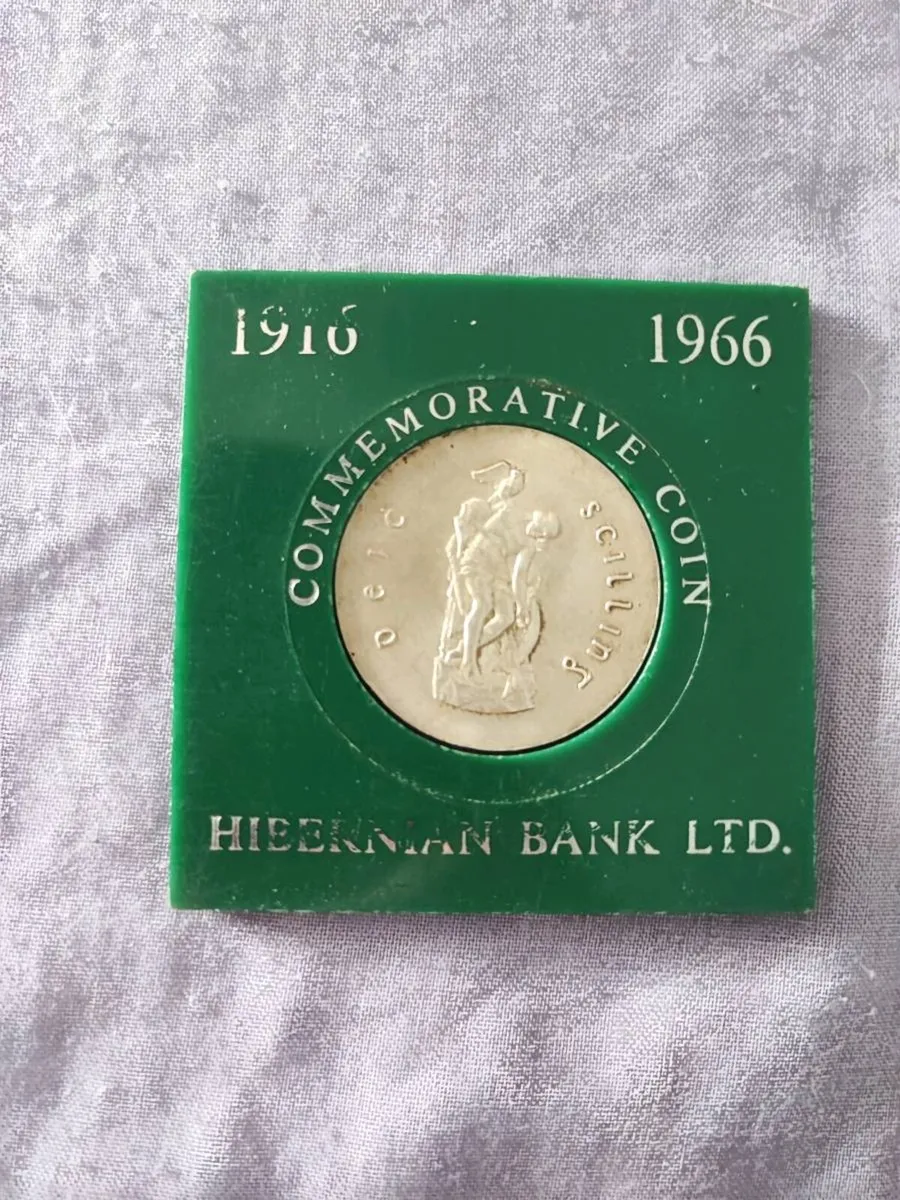 1966 Irish 10 Shilling piece.(Circulated ) - Image 2