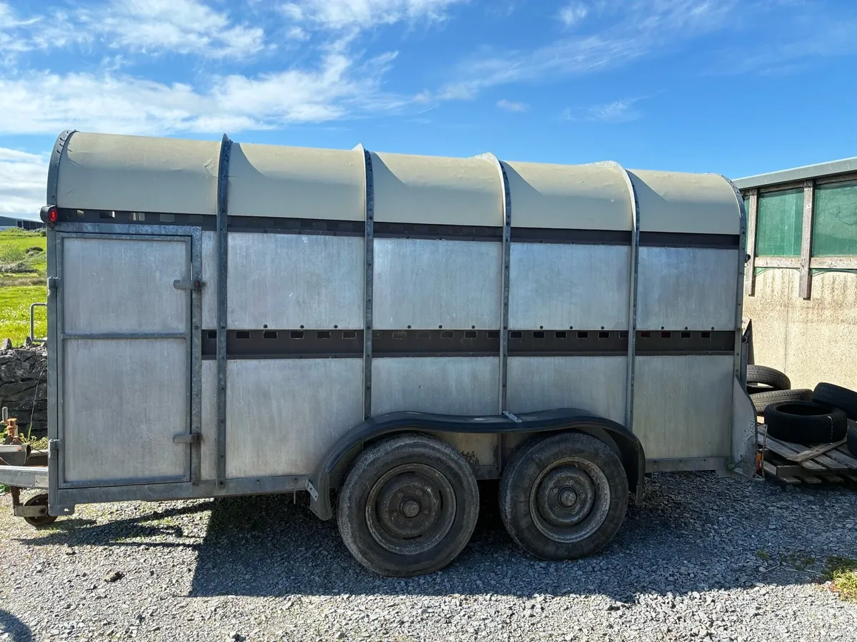 Trailers - Image 1
