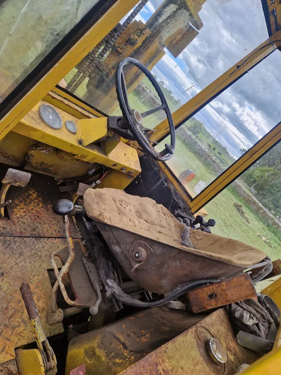 Forklift - Image 4