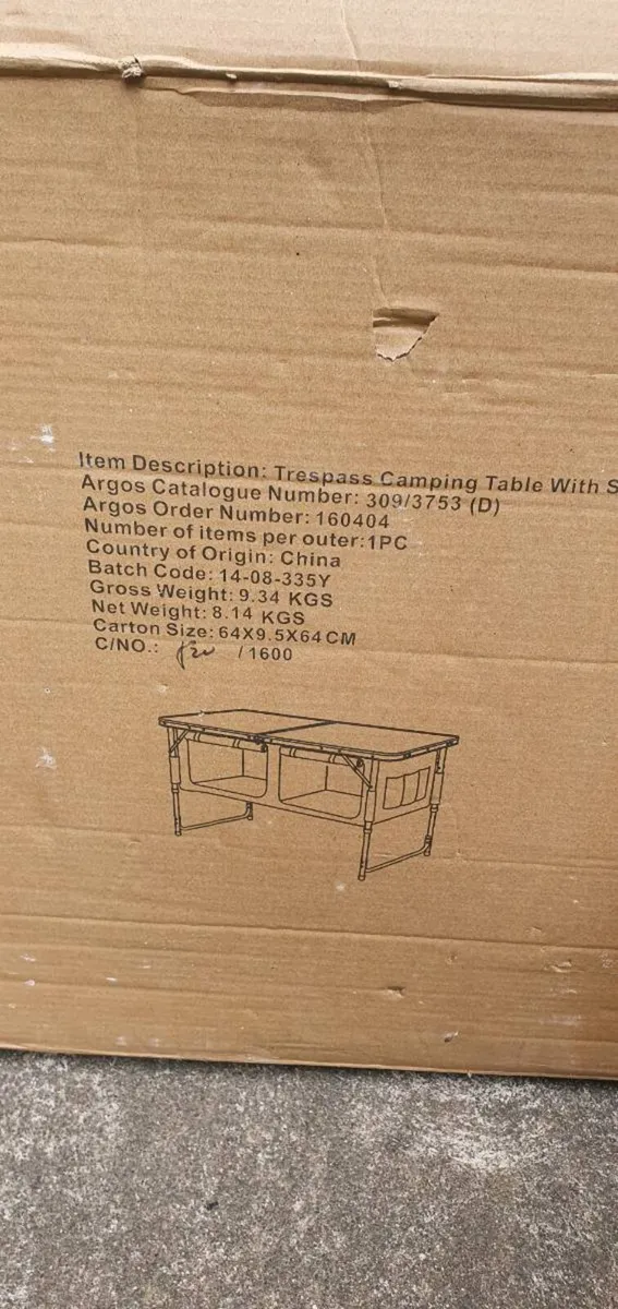 Camping beds, tables & storage - Image 3