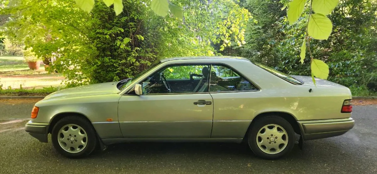 Mercedes C124 E220 - Image 3
