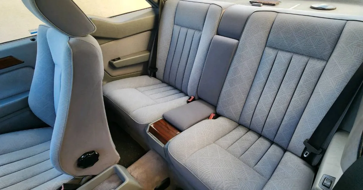 Mercedes C124 E220 - Image 3